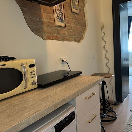 City Life Apartment! Wina Bagian luar foto