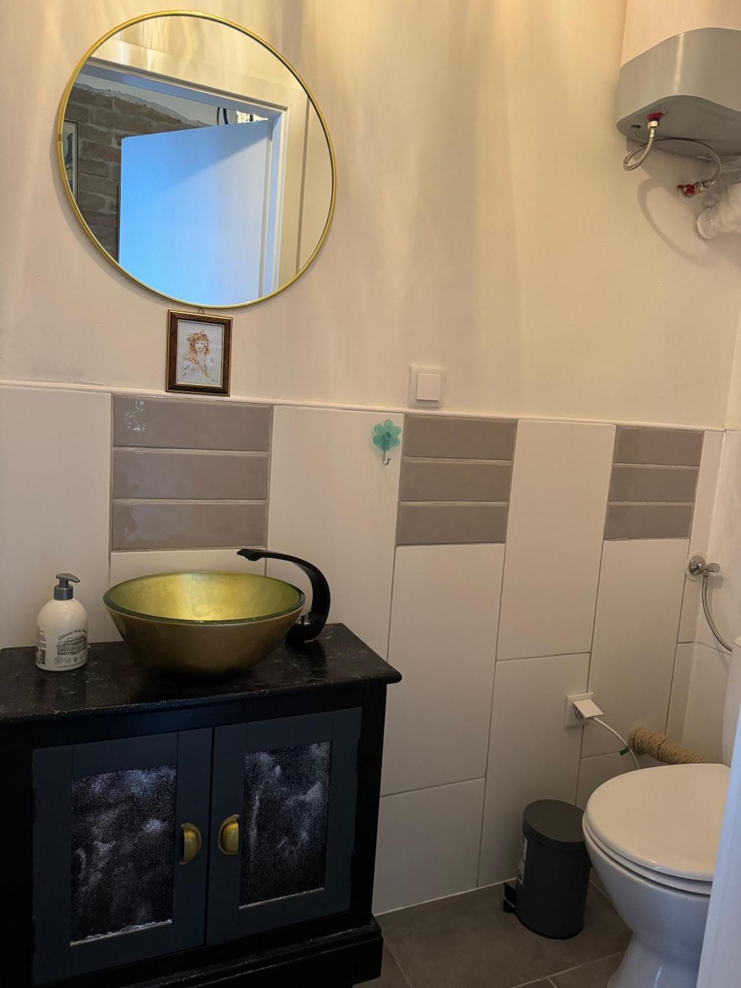 City Life Apartment! Wina Bagian luar foto